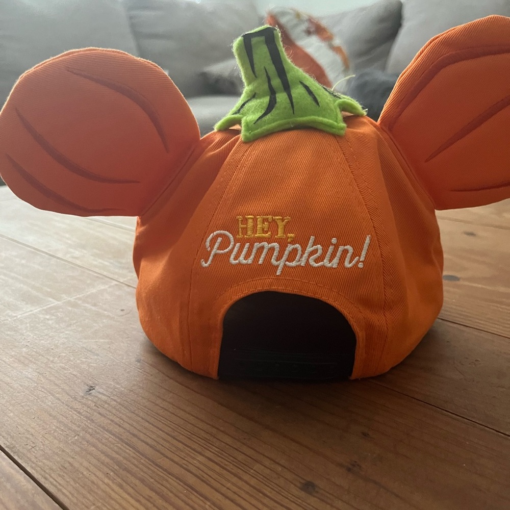 RARE “Hey pumpkin” Mickey Mouse pumpkin Disney Halloween hat